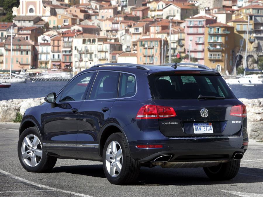  Volkswagen Touareg Hybrid 2010 года  (US) (фото 5 из 11)